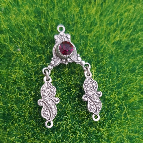 Vampire Elegant Silver and Red Pendant P313 - Picture 1 of 3